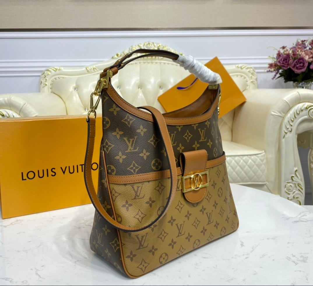 Louis Vuitton Medium Hobo Dauphine