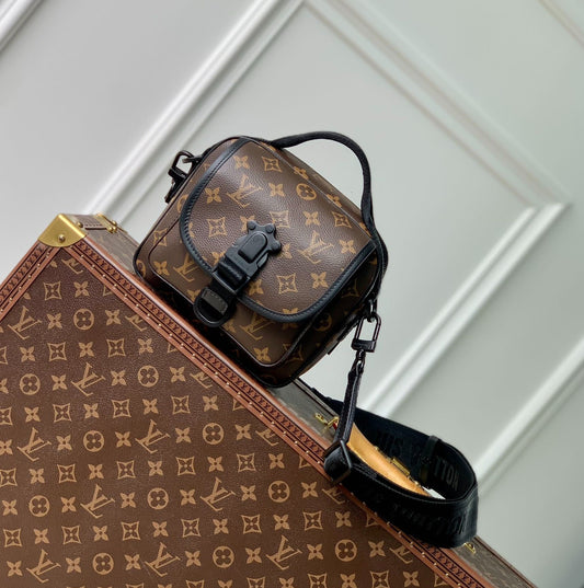 Louis Vuitton Quest Monogram Macassar