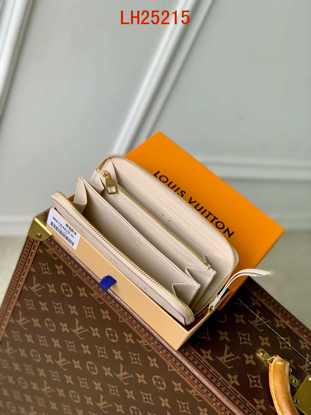 Louis Vuitton Zippy wallet