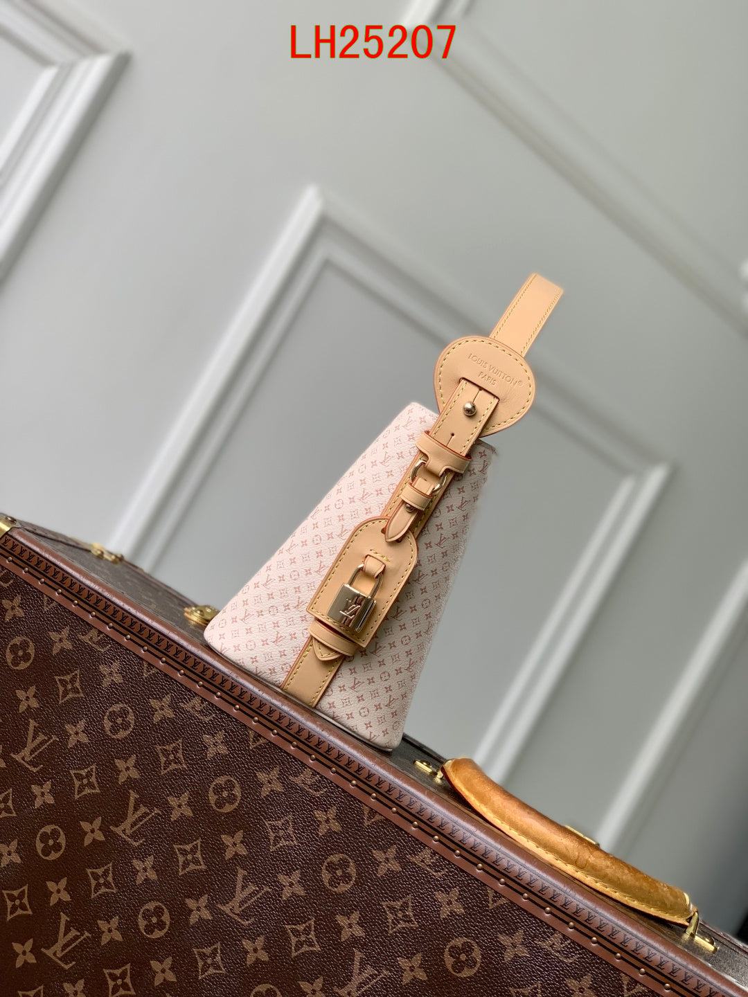 Louis Vuitton All In BB bag Romance animation