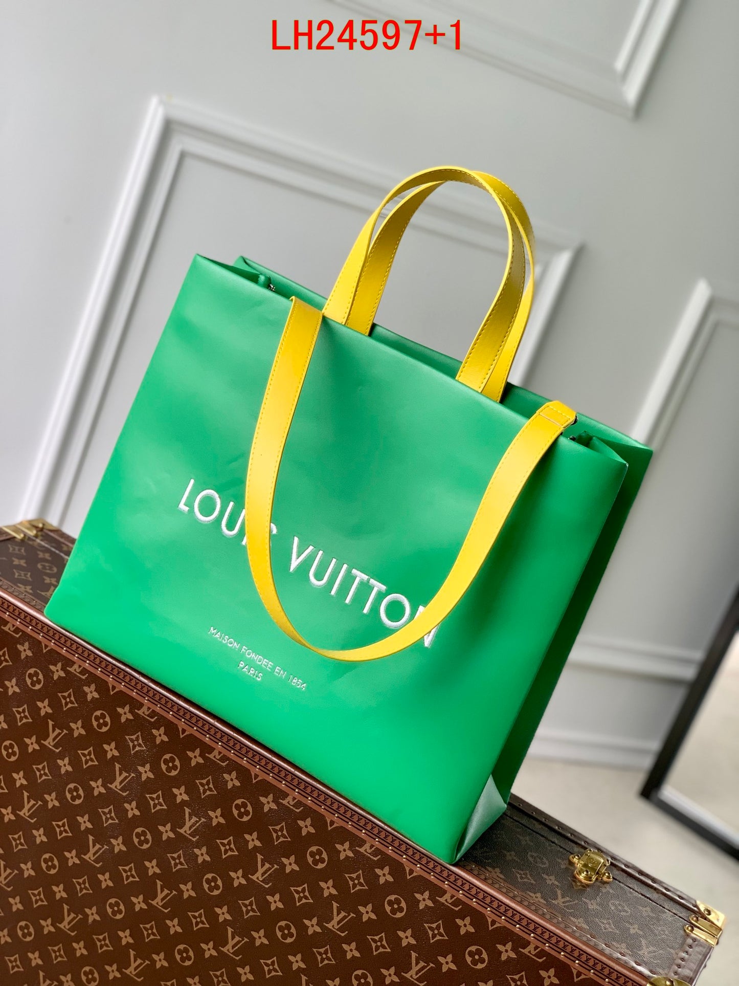 Louis Vuitton Shopper Tote bag