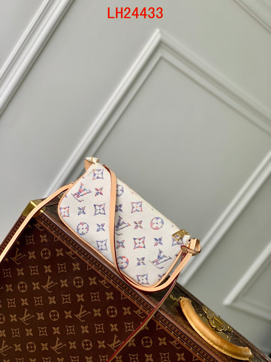Louis Vuitton Pochette Accessoires denim