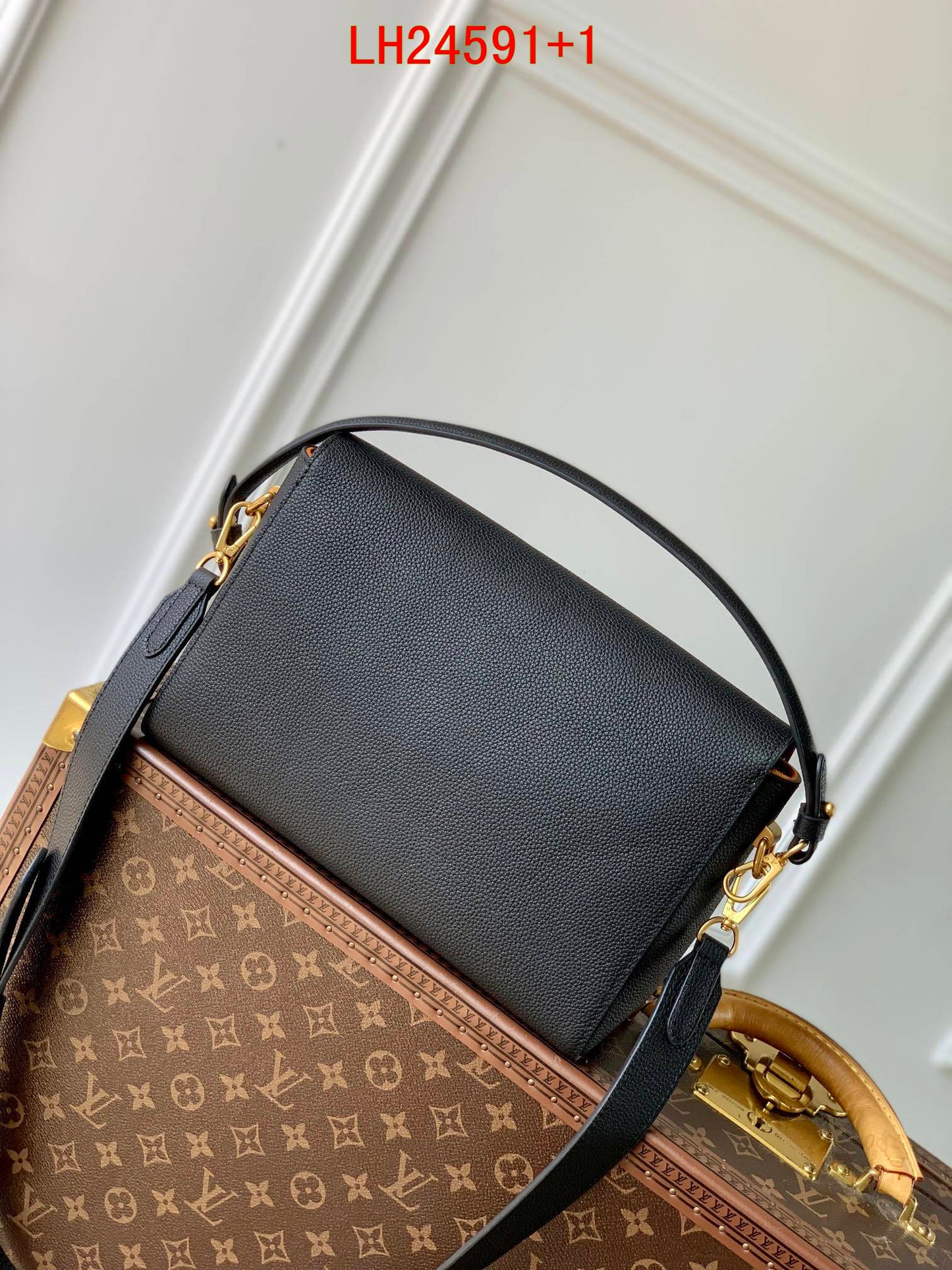 Louis Vuitton Soft Twist bag