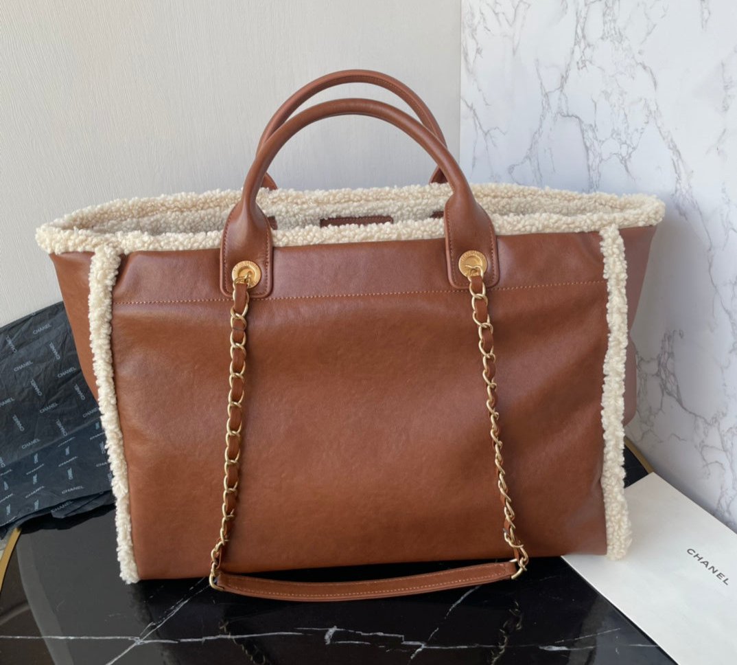 Chanel Tote Teddy bag