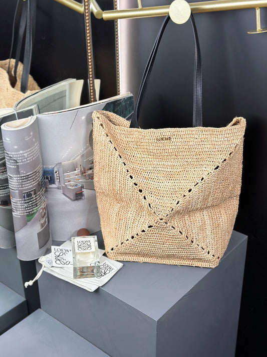 Loewe Puzzle fold straw tote bag