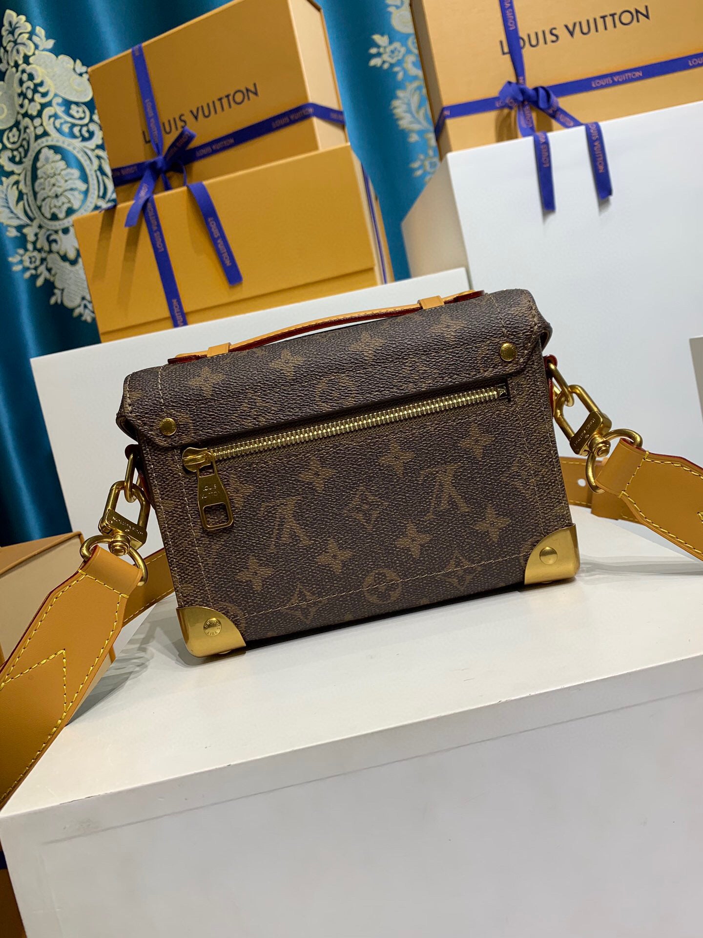 Louis Vuitton  Soul Trunk bag