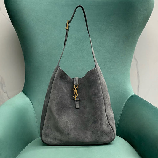 LE 5 À 7 supple LARGE in suede