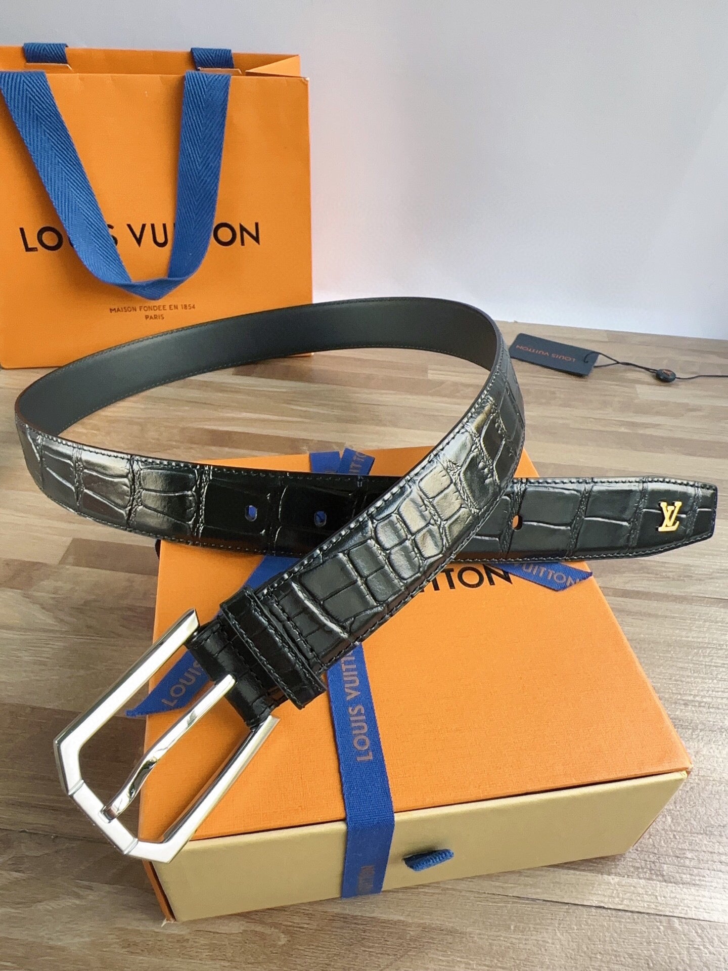 Louis Vuitton Heritage Crocodile belt