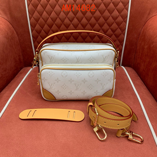 Louis Vuitton Nil G71 bag