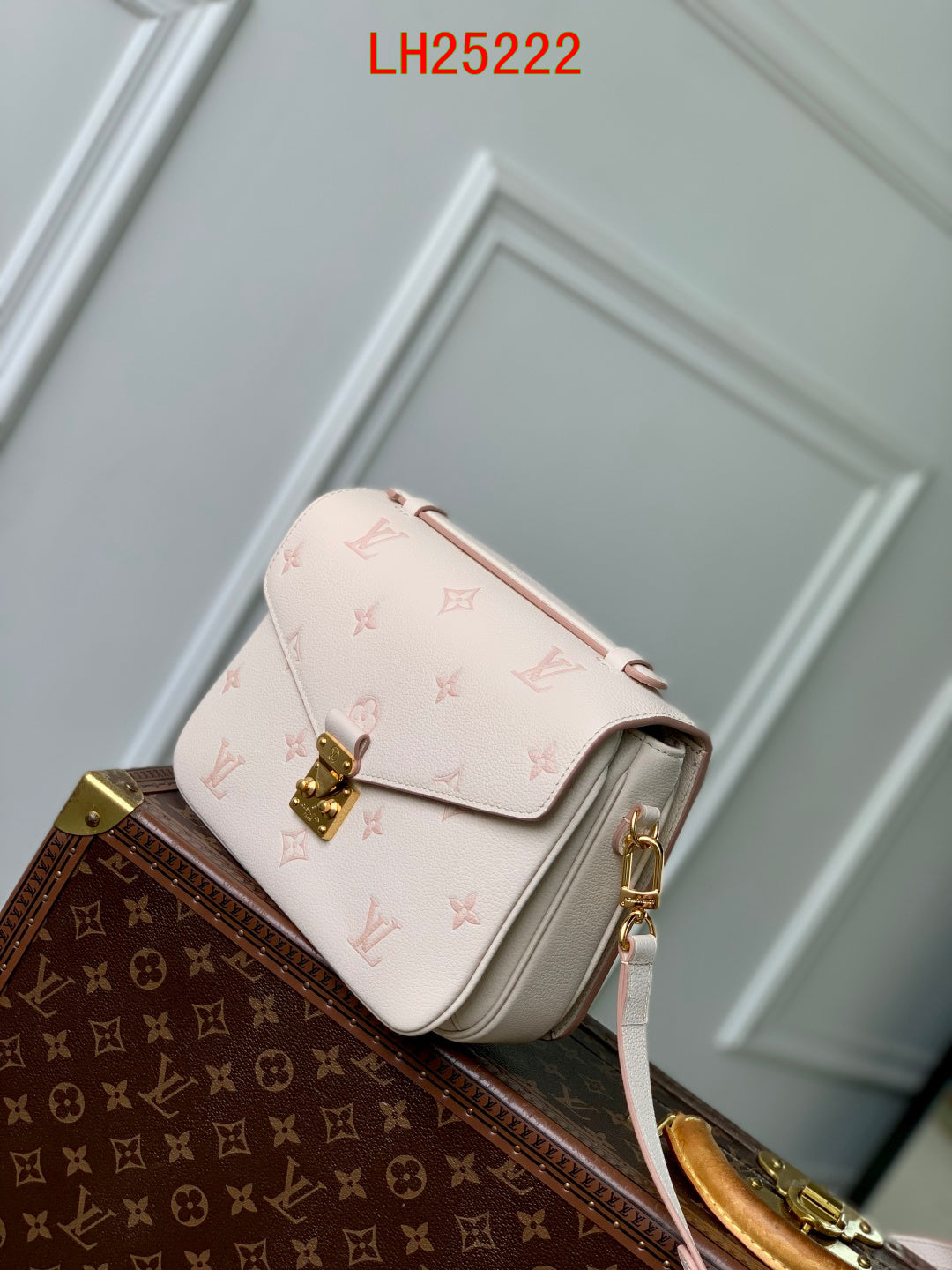 Louis Vuitton Pochette Métis