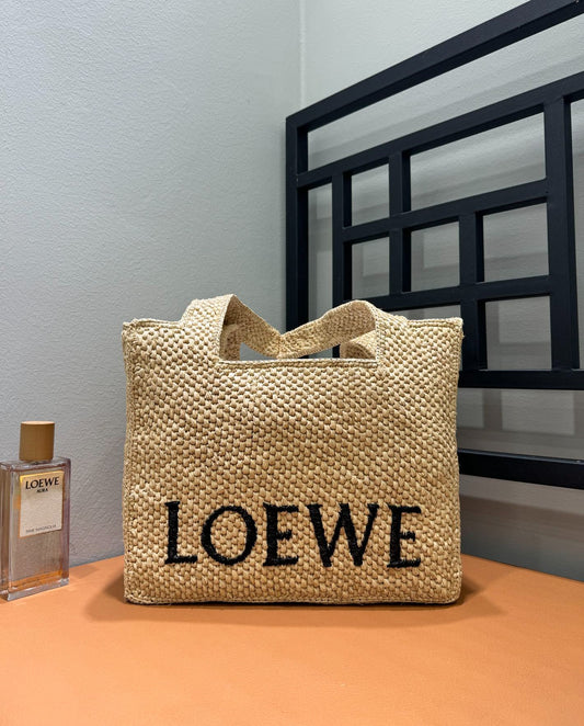Loewe Straw Tote MM bag
