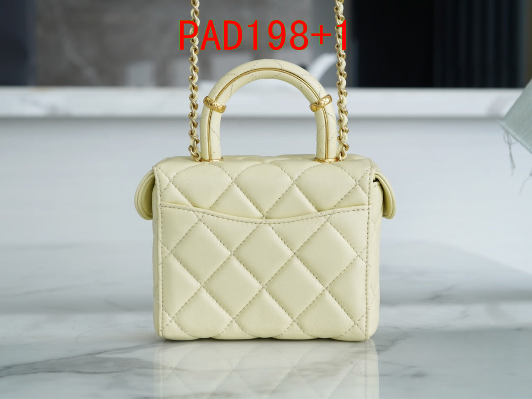 Chanel 23s Top handle leather