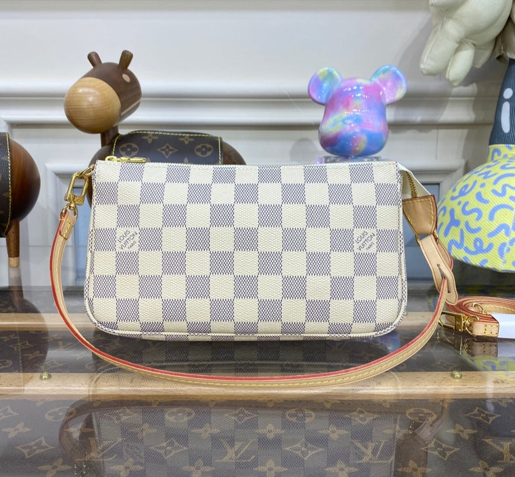 Louis Vuitton Pochette Accessoires