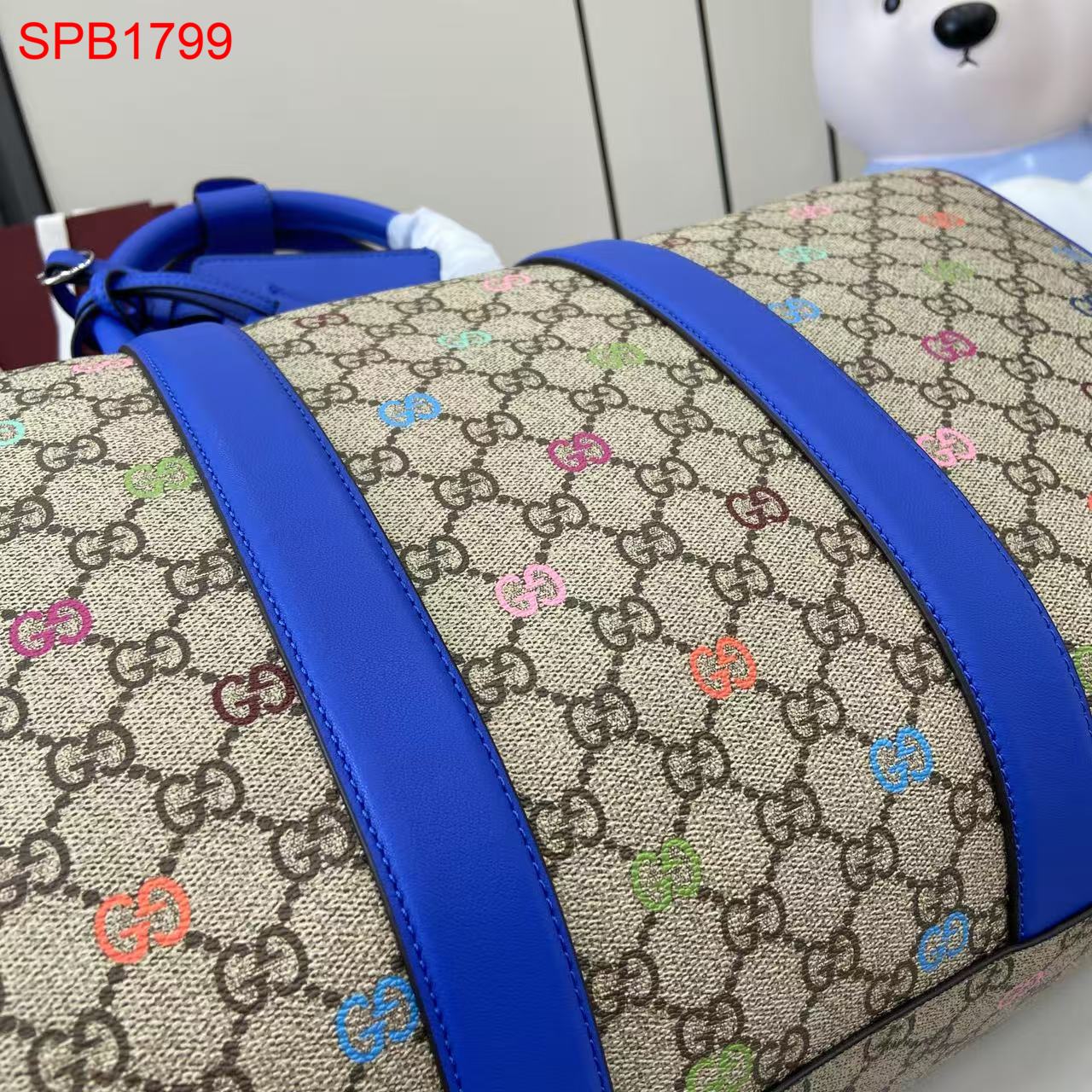 Gucci GG Canvas Medium duffel bag