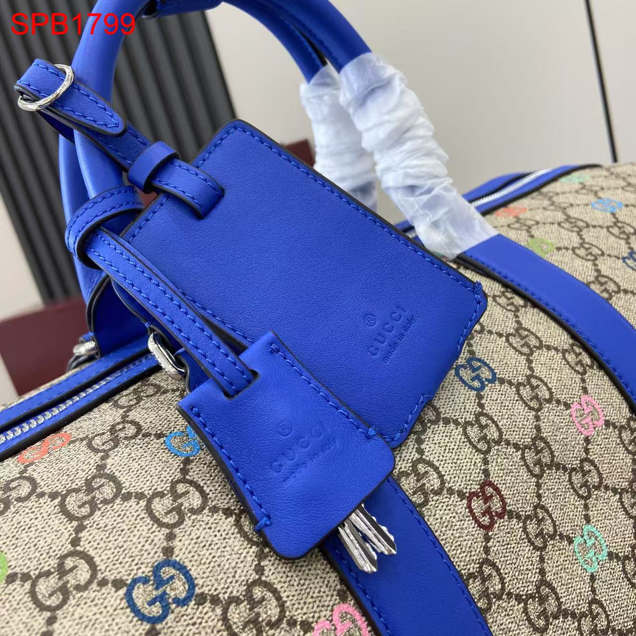 Gucci GG Canvas Medium duffel bag
