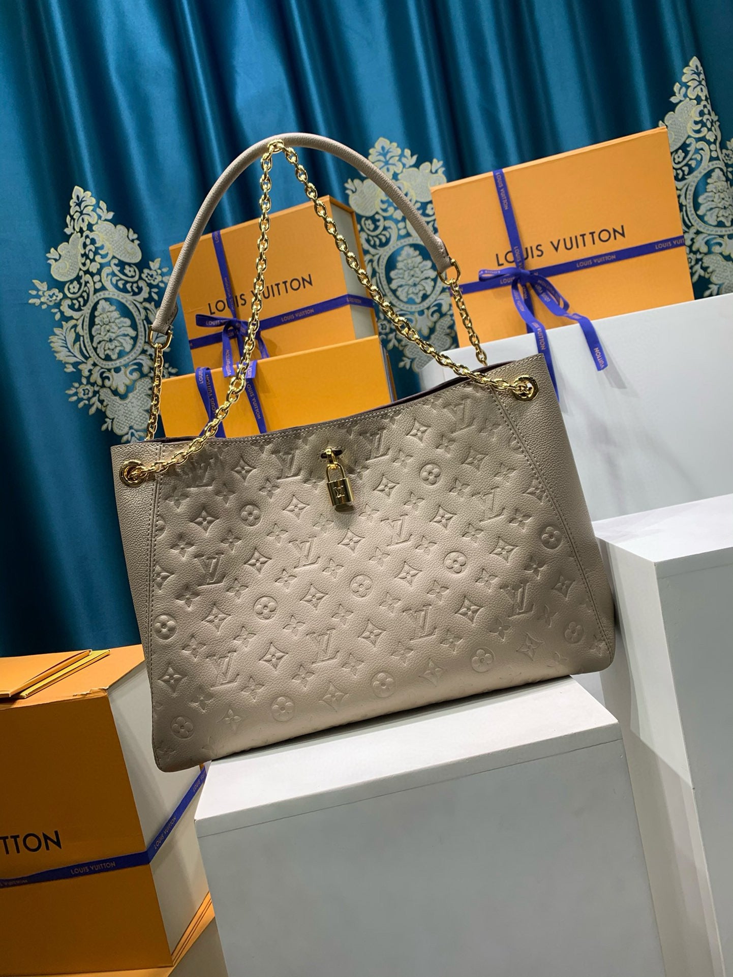 Louis Vuitton Anytime MM bag