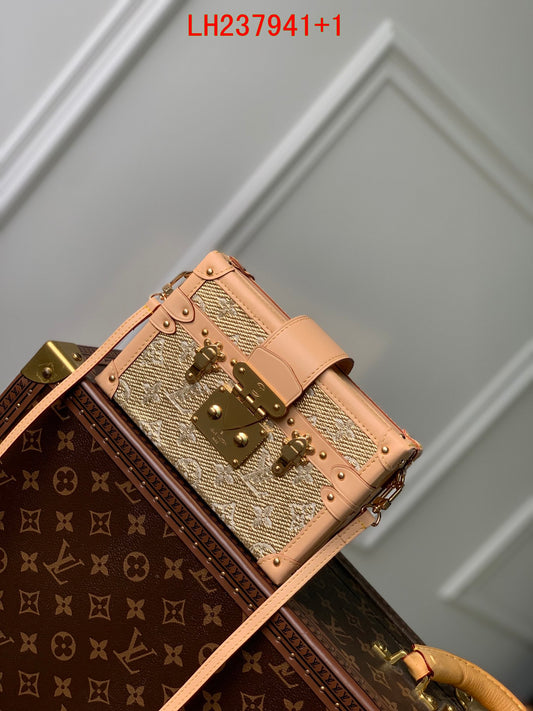 Louis Vuitton Petite Malle