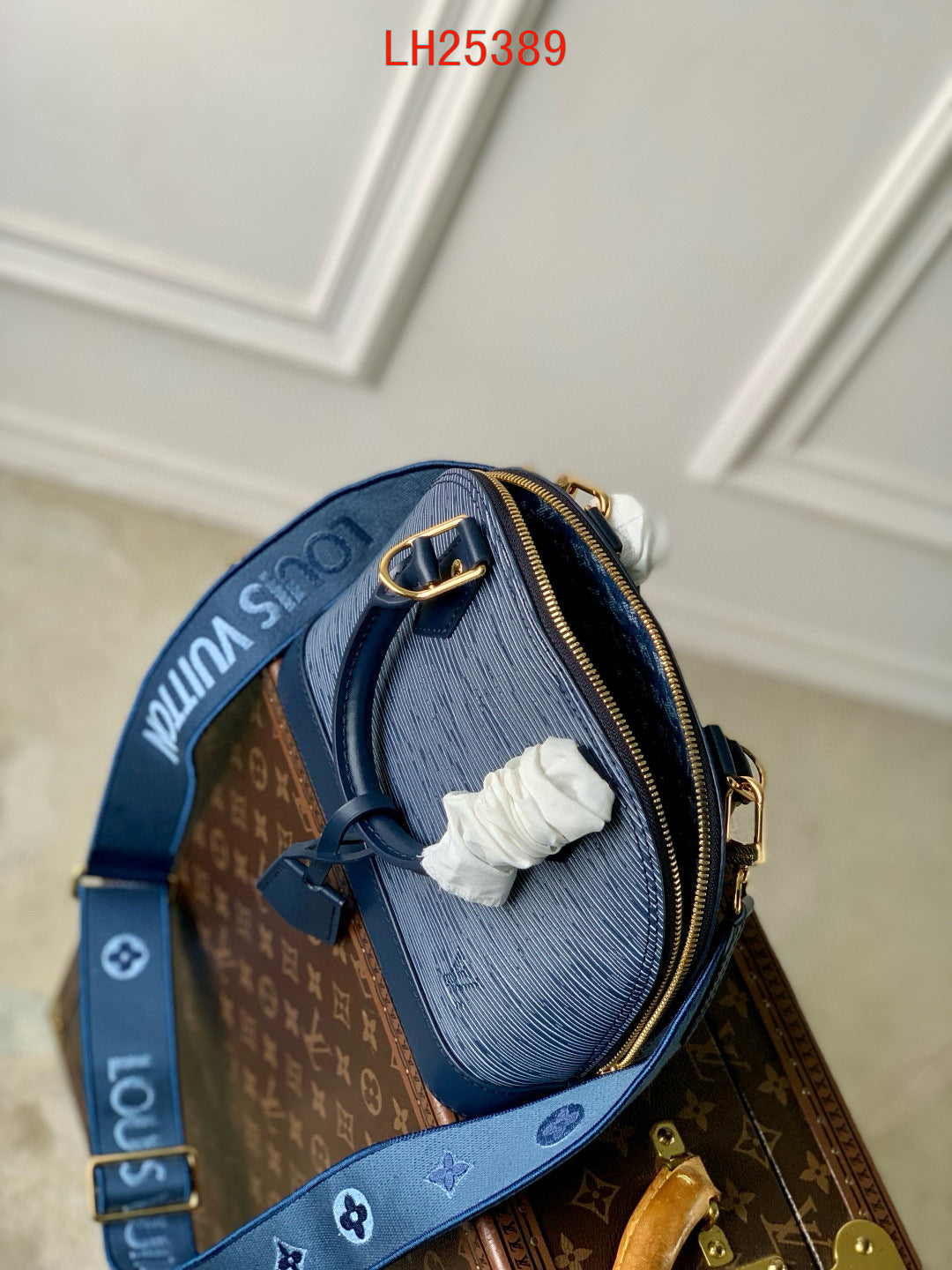 Louis Vuitton Alma BB epi leather