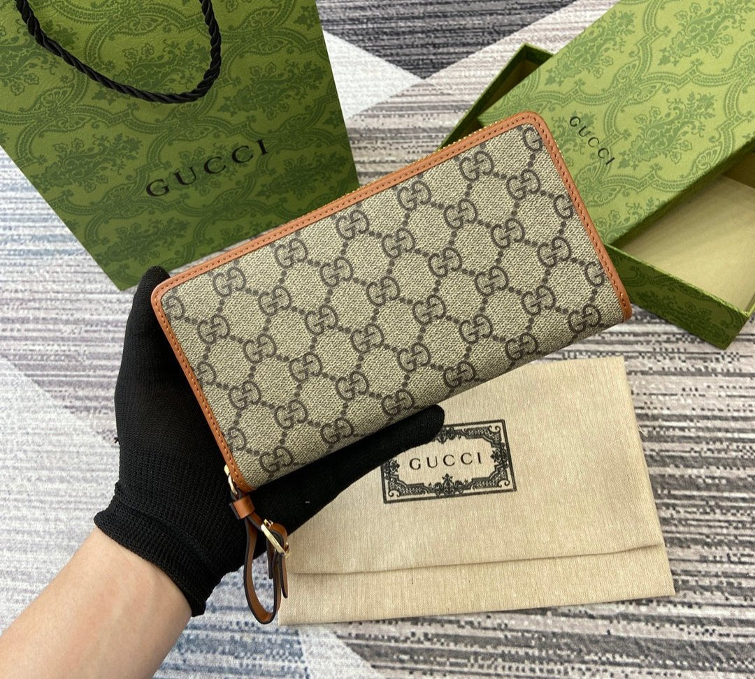 Gucci Emblem Continental Wallet