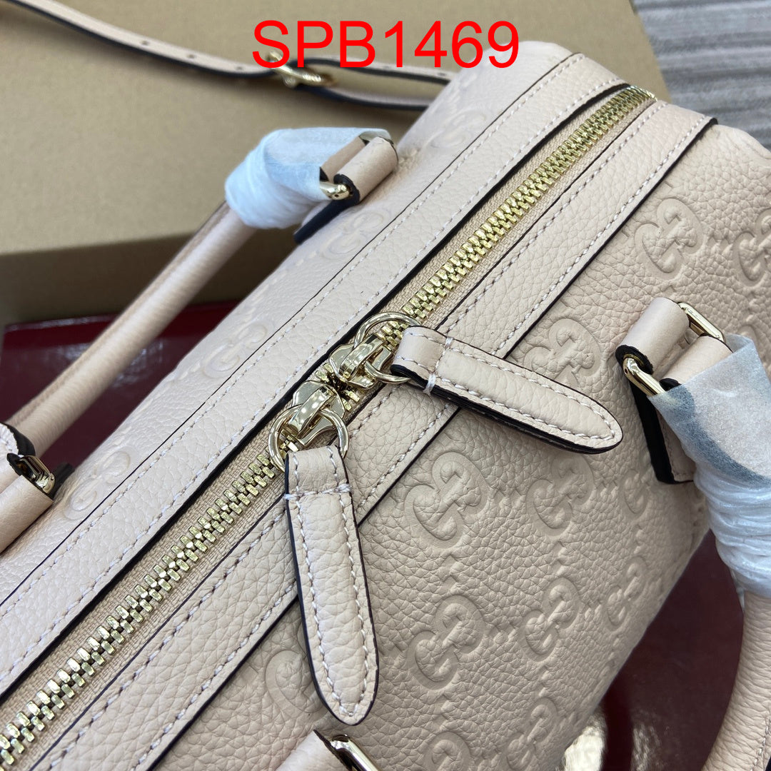 Gucci Emblem Small Top handle bag