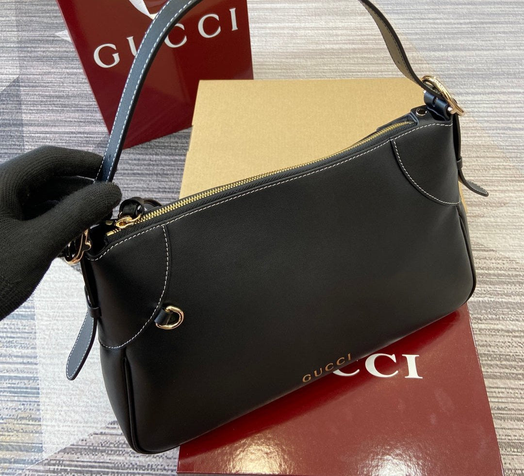 Gucci Emblem leather large shoulder bag