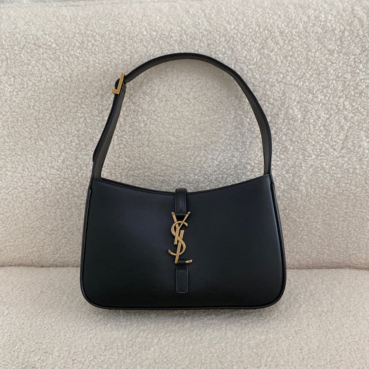 YSL Le 5 À 7 hobo bag