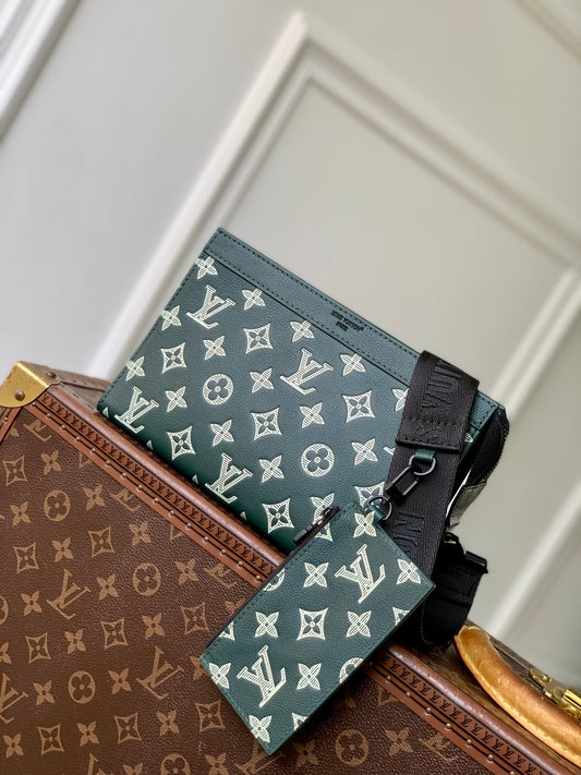 Louis Vuitton Gaston Wearable Wallet