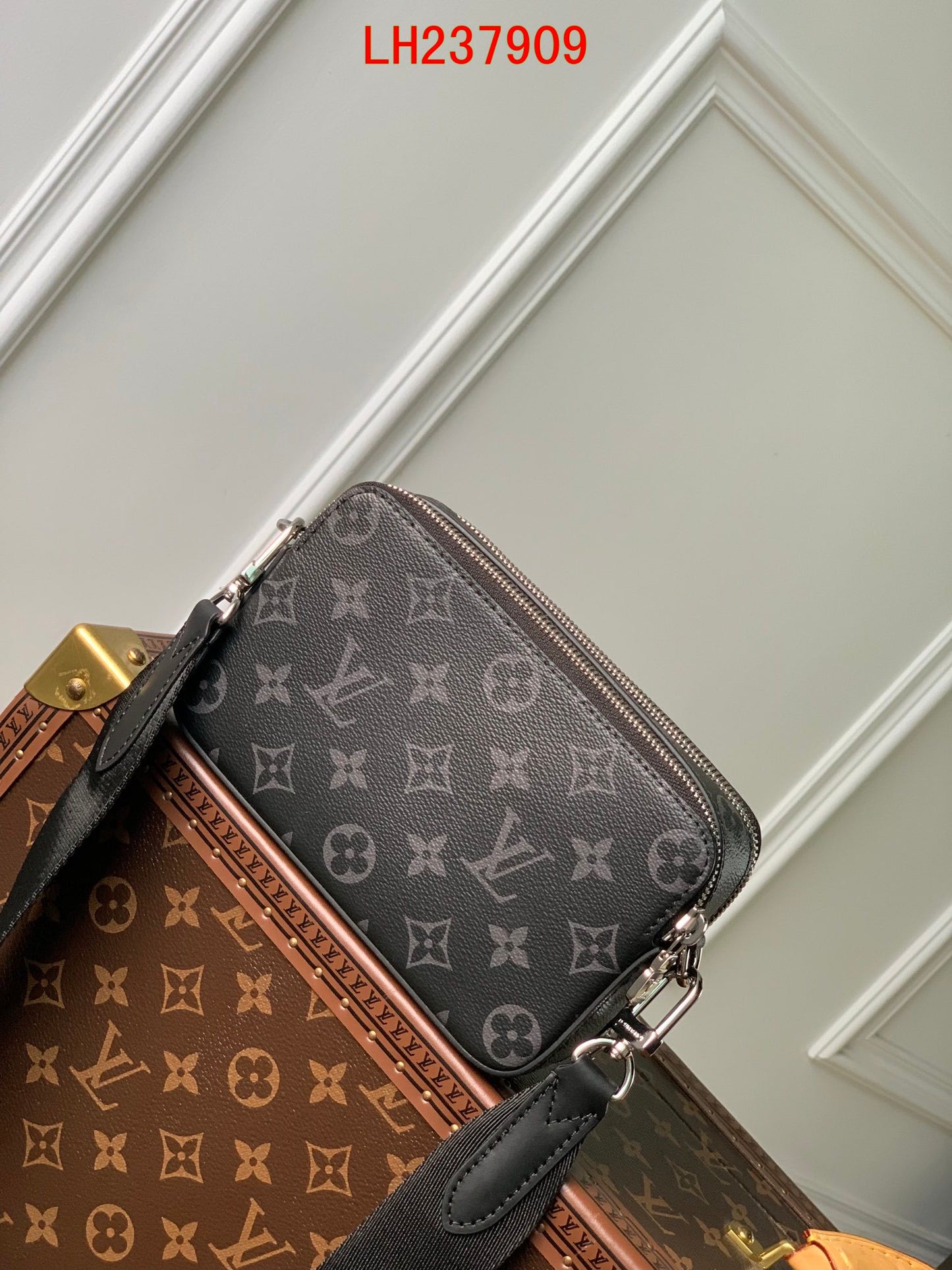 Louis Vuitton Alpha Wearable Monogram Eclipse