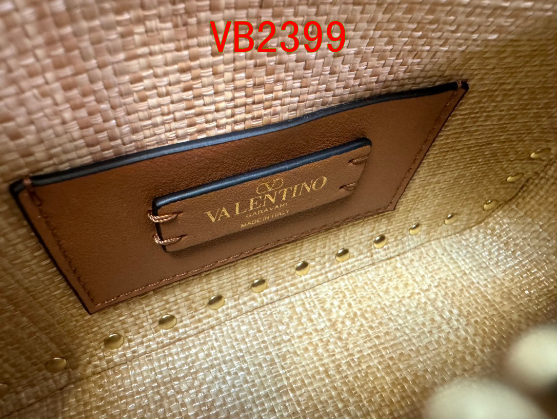 Valentino Straw shoulder bag