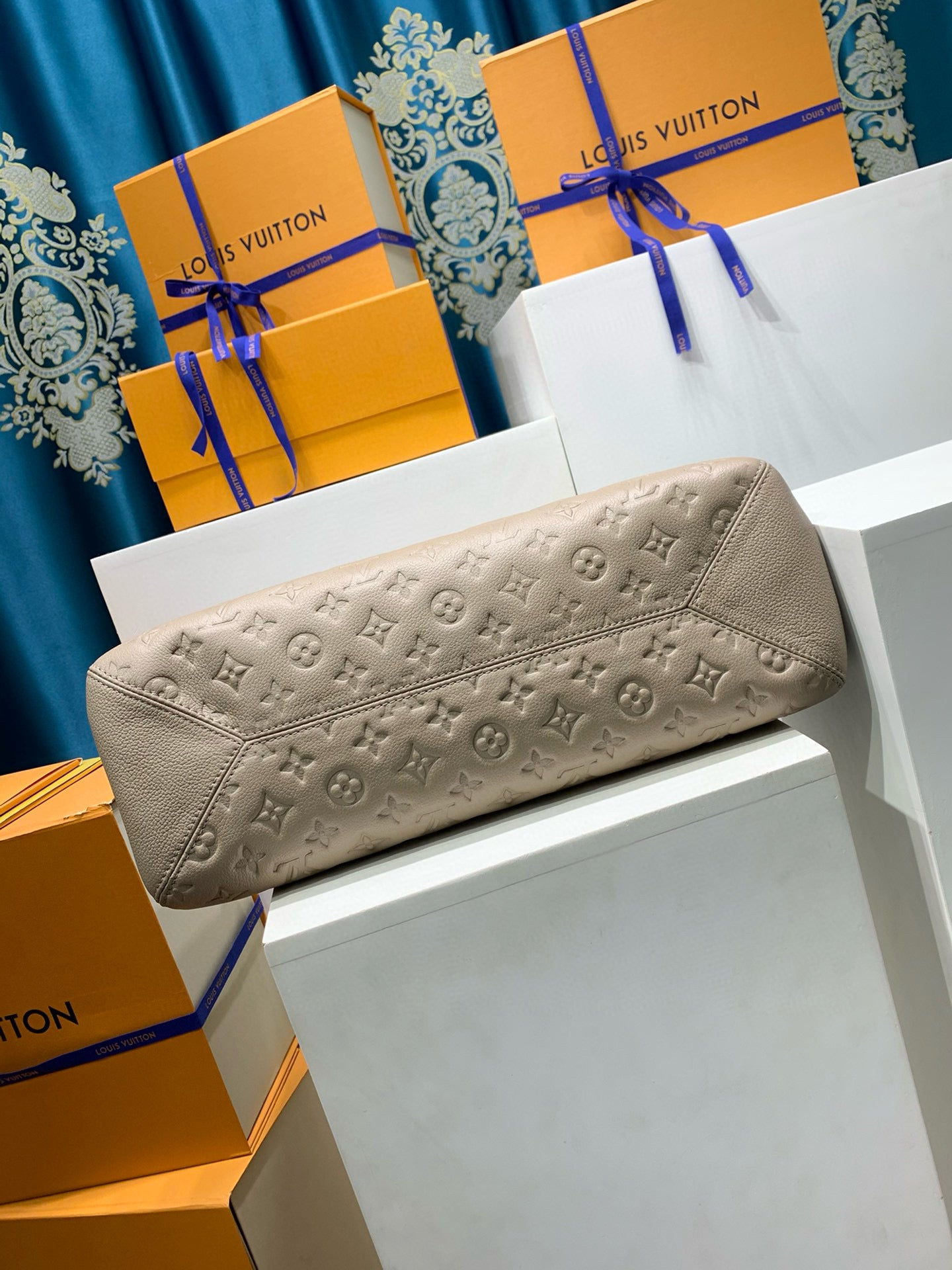 Louis Vuitton Anytime MM bag