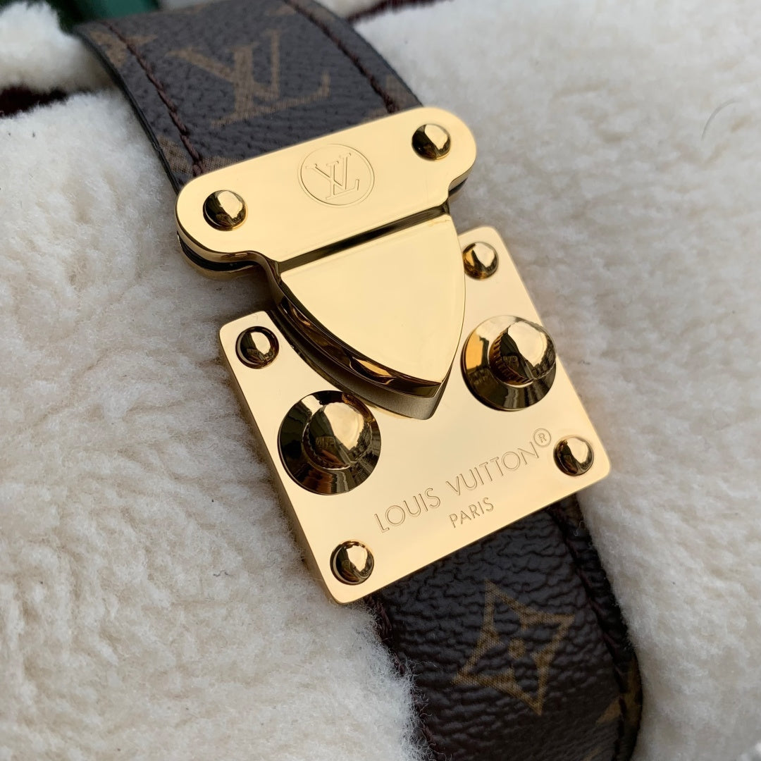 Louis Vuitton LV Ski Pochette Mia