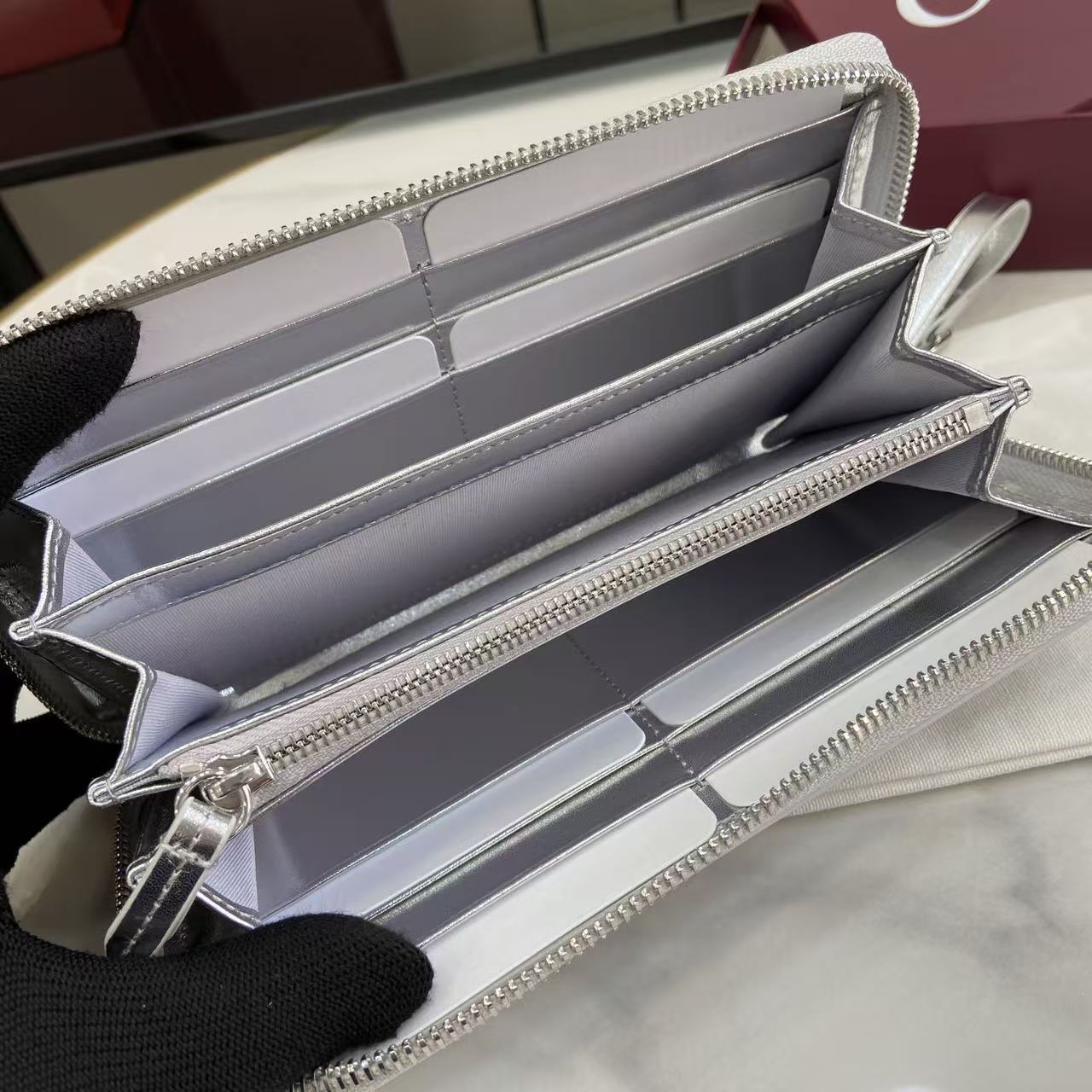 Gucci Zippy wallet Metallic styles