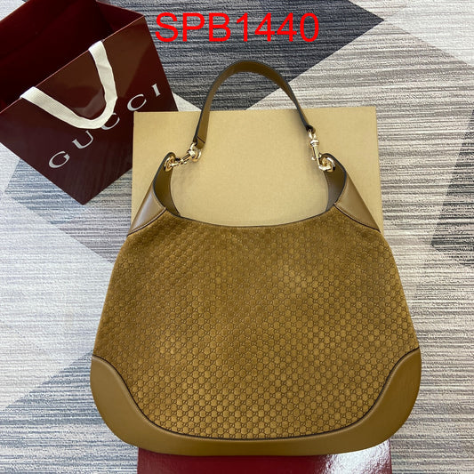 Gucci B medium shoulder bag suede