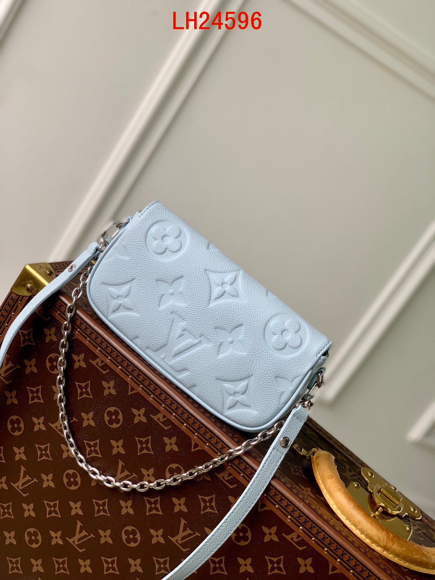 Louis Vuitton Wallet On Chain Ivy