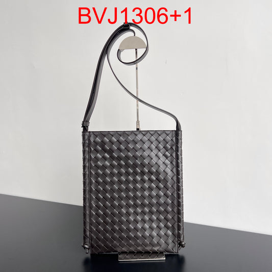 Bottega Veneta Flat Loop bag