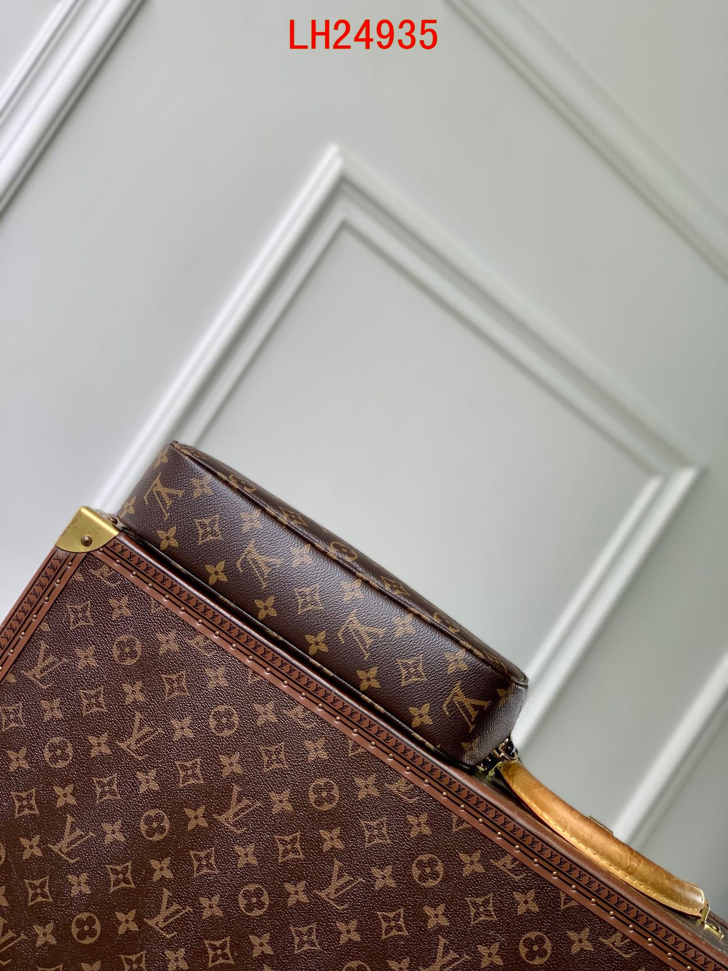 Louis Vuitton Messenger Bag