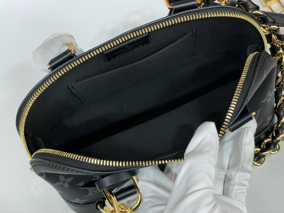 Louis Vuitton ALMA BB Black Calfskin leather