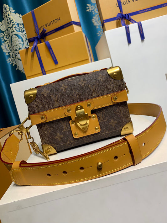 Louis Vuitton  Soul Trunk bag