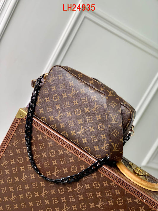 Louis Vuitton Messenger Bag