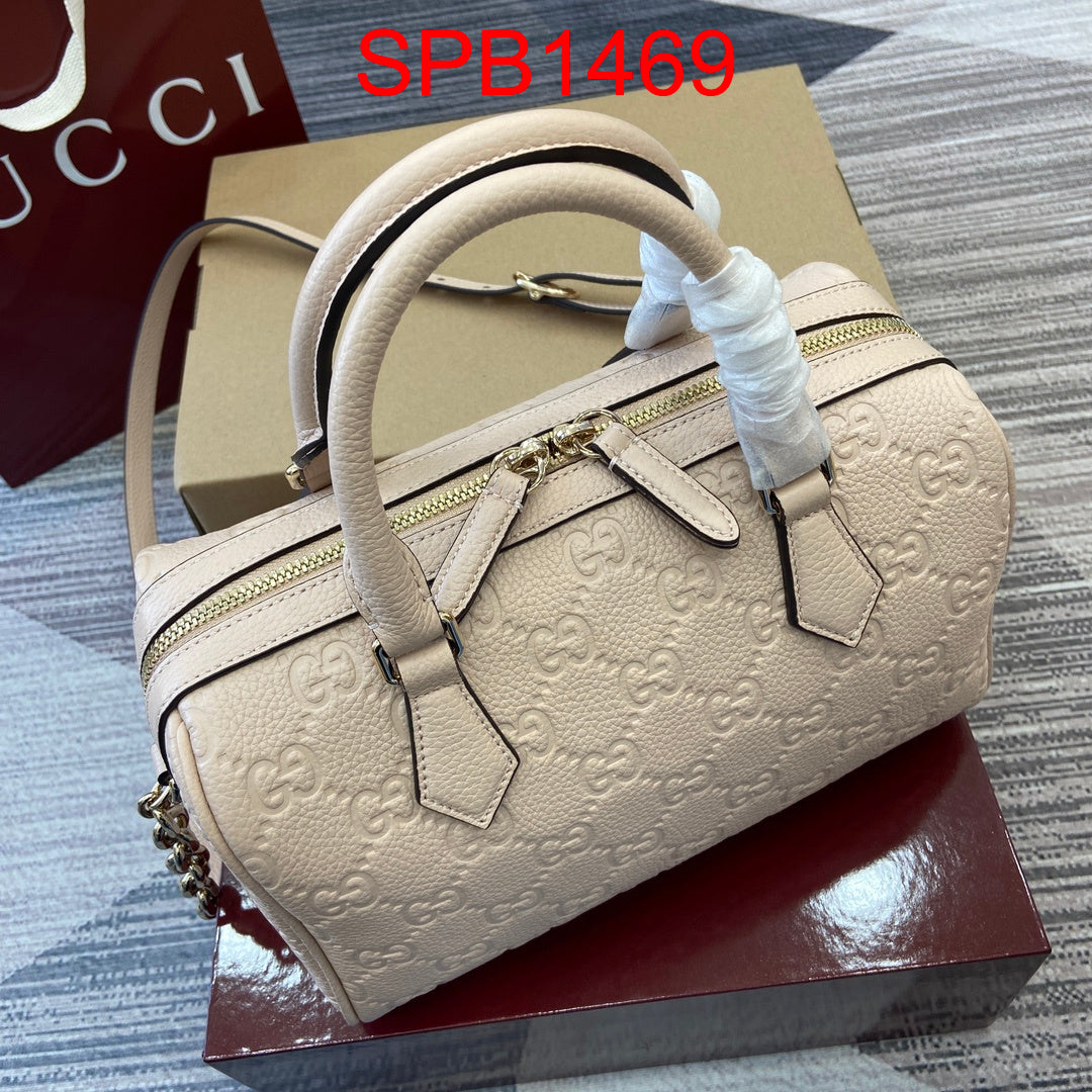 Gucci Emblem Small Top handle bag