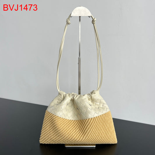 Bottega Veneta Dustbag in raffia and Intrecciato nappa leather