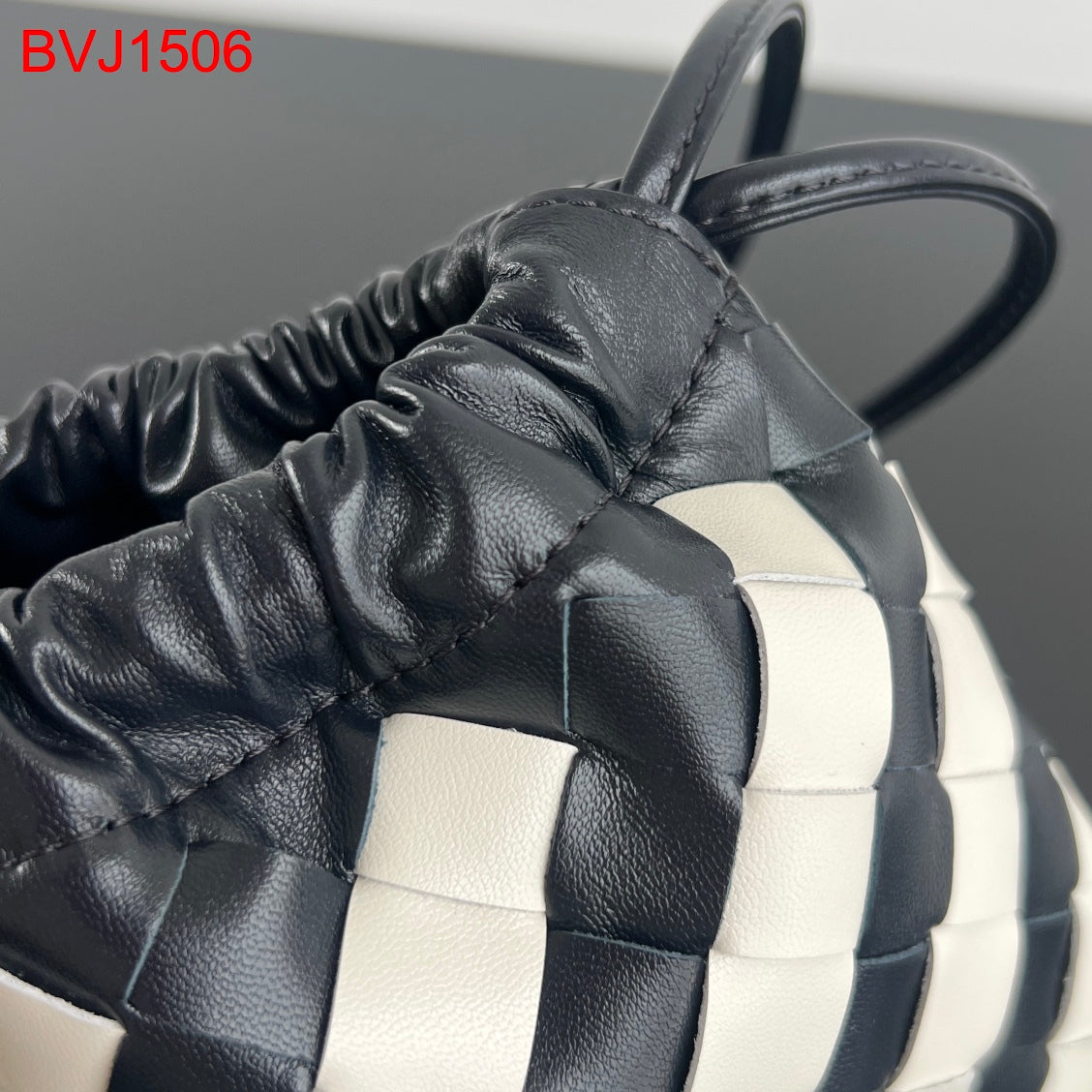 Bottega Veneta Small Dustbag Intrecciato calf leather