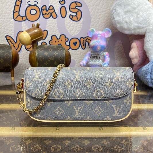 Louis Vuitton Wallet on Chain Ivy