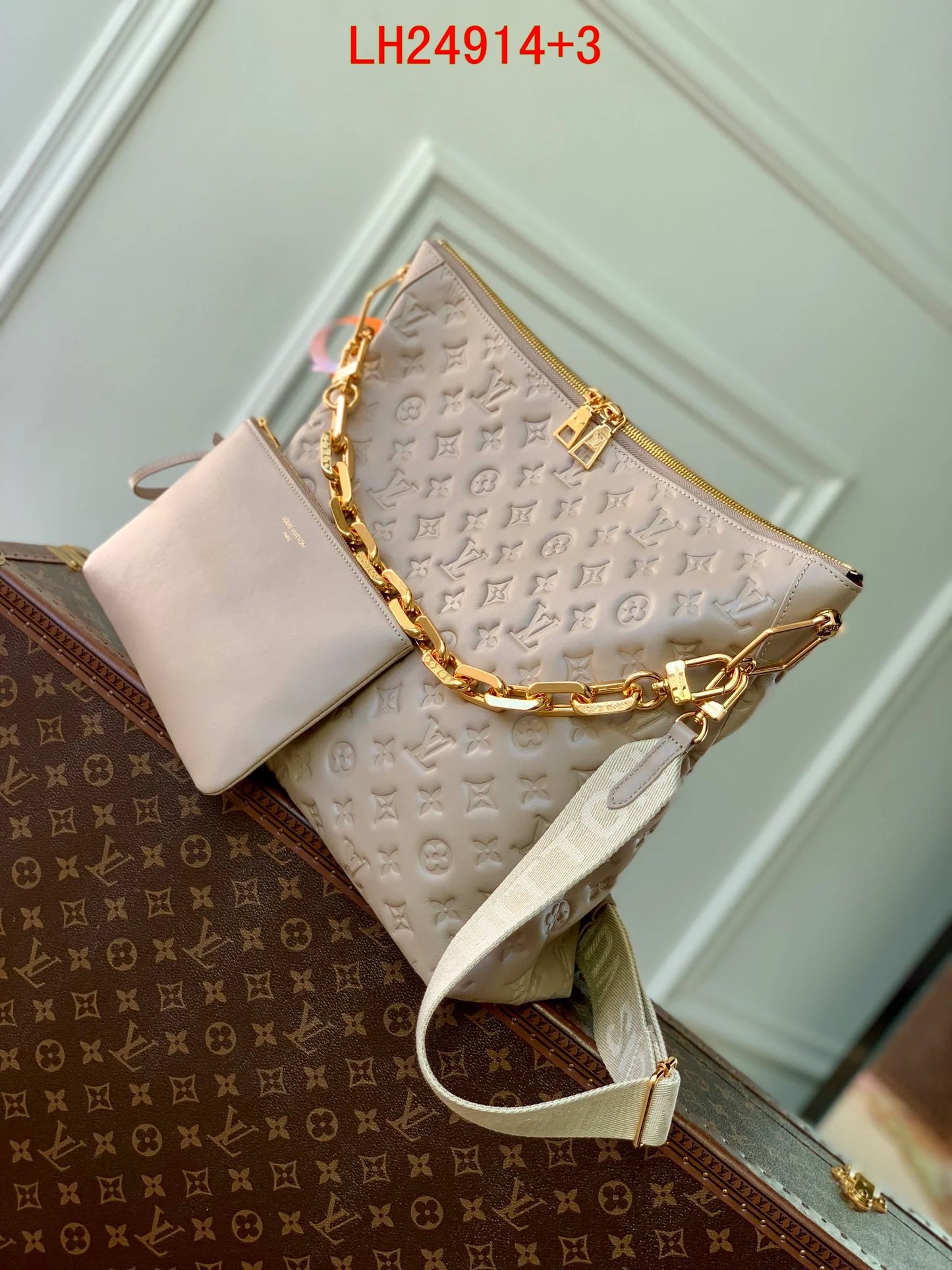 Louis Vuitton Coussin Hobo MM bag