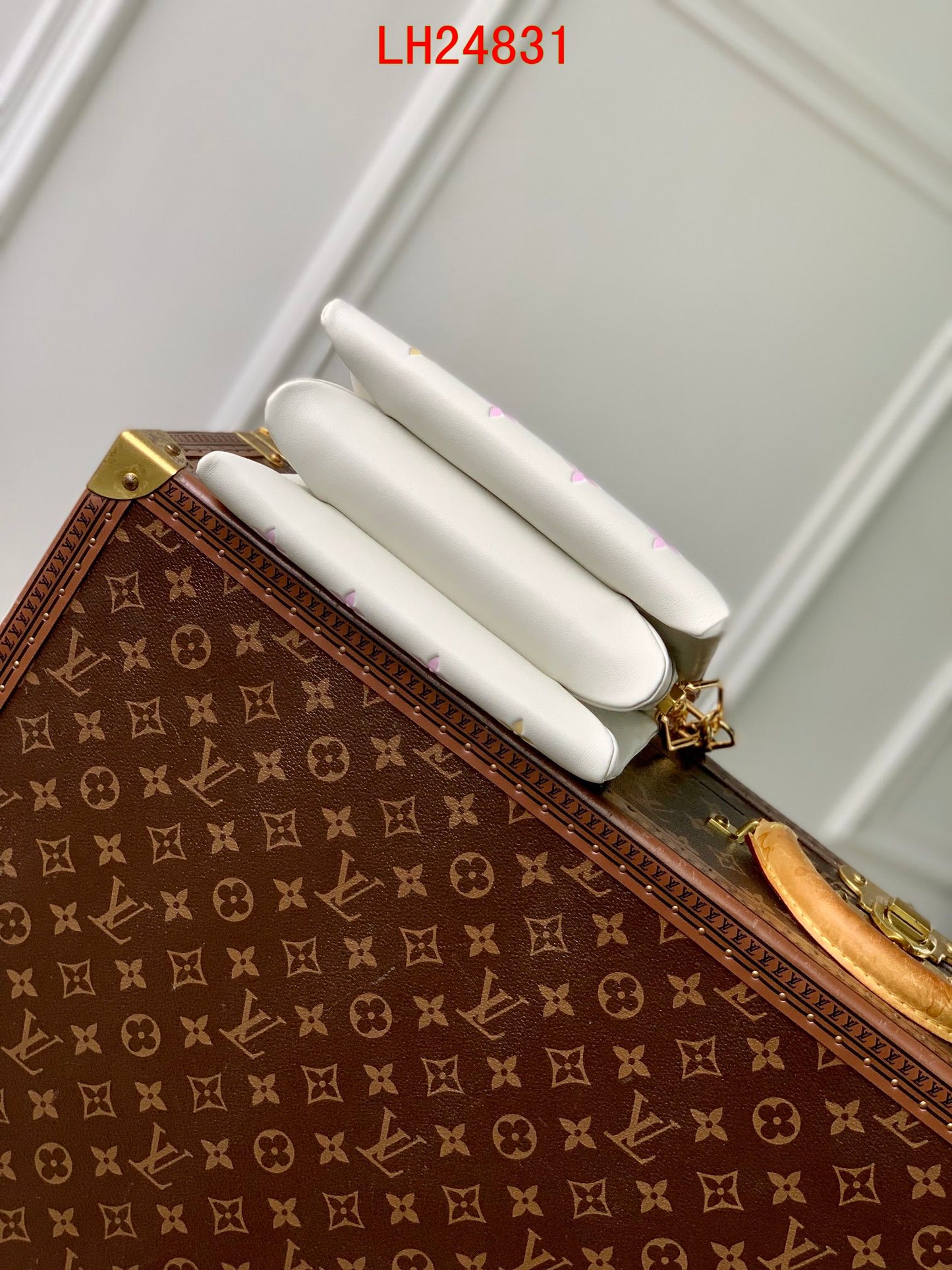 Louis Vuitton Coussin BB