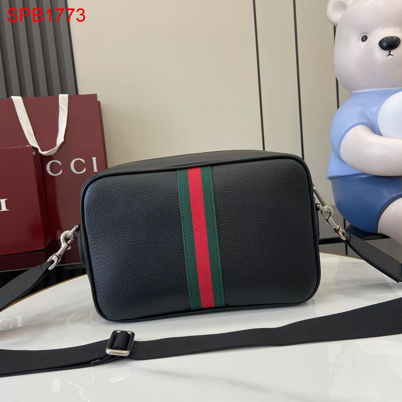 Gucci Ophidia leather medium crossbody bag