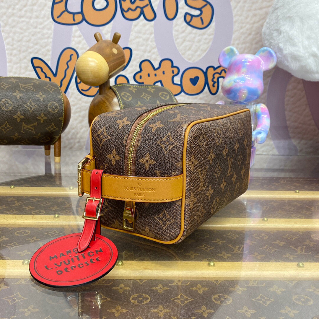 Louis Vuitton Locker Dopp Kit Pharrell Williams’ Monogram
