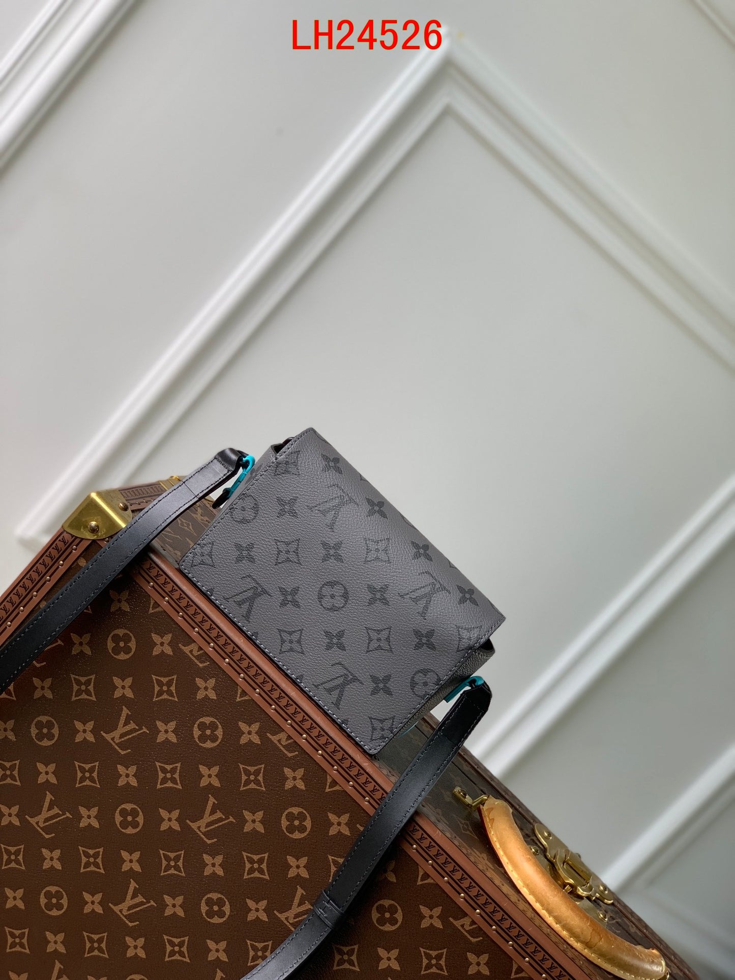 Louis Vuitton Steamer Wearable Wallet turquoise