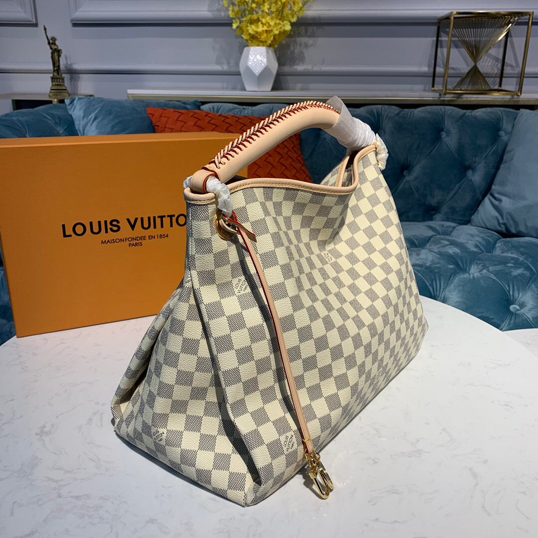 Louis Vuitton Artsy MM Bag