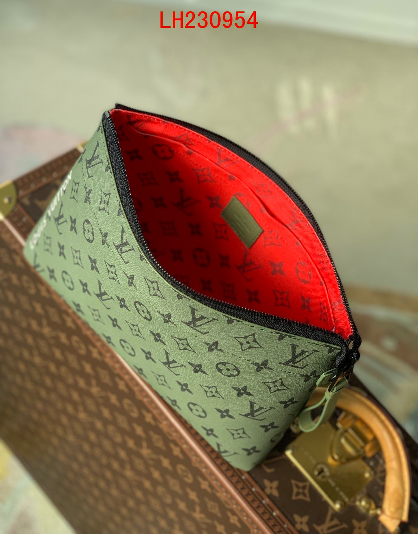 Louis Vuitton Pochette Voyage Souple Monogram